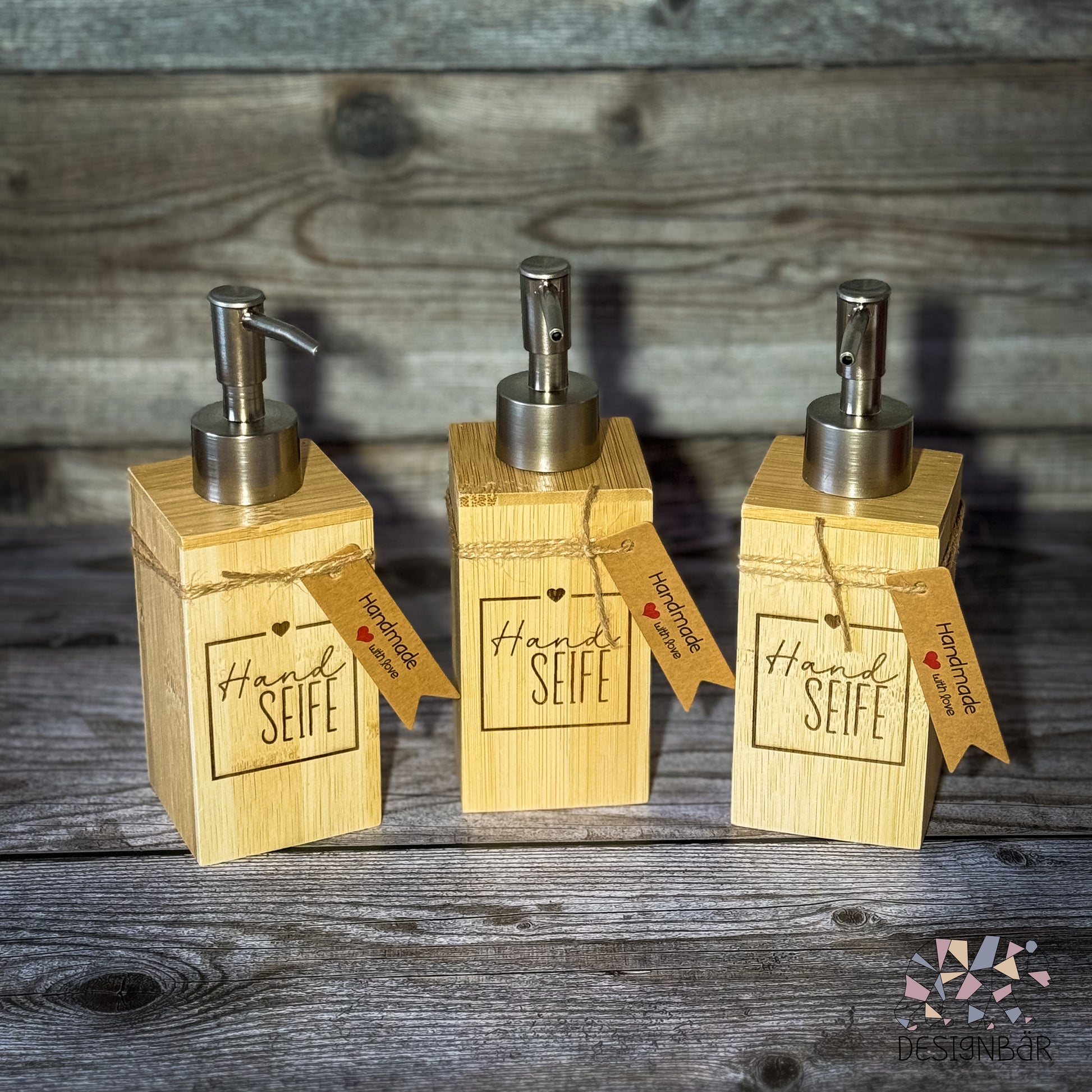 Seifenspender „Handseife" aus Bambus von Designbär