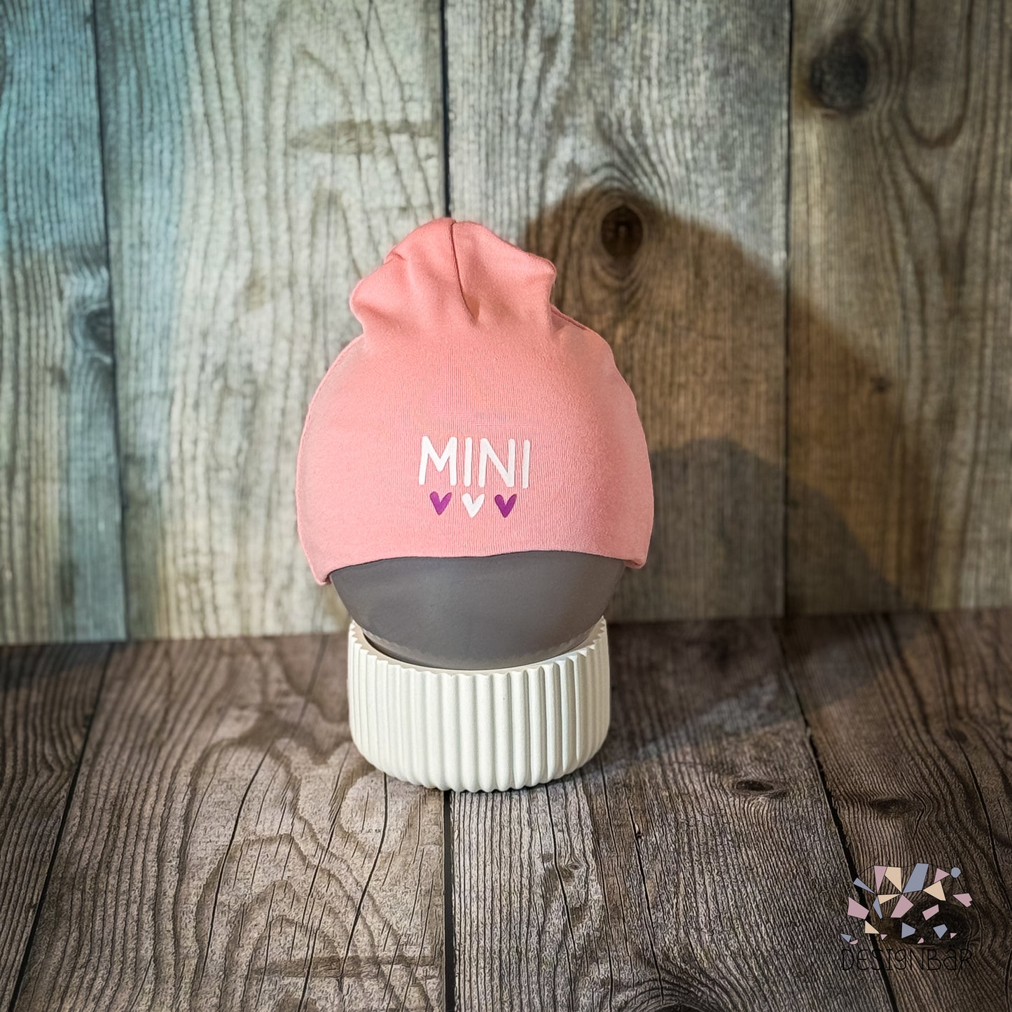 Rosa Babymütze mit Aufdruck „MINI" von Designbär