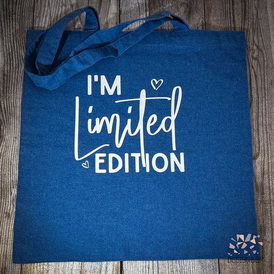 Blauer Jutebeutel mit Aufdruck „I'm Limited Edition" von Designbär